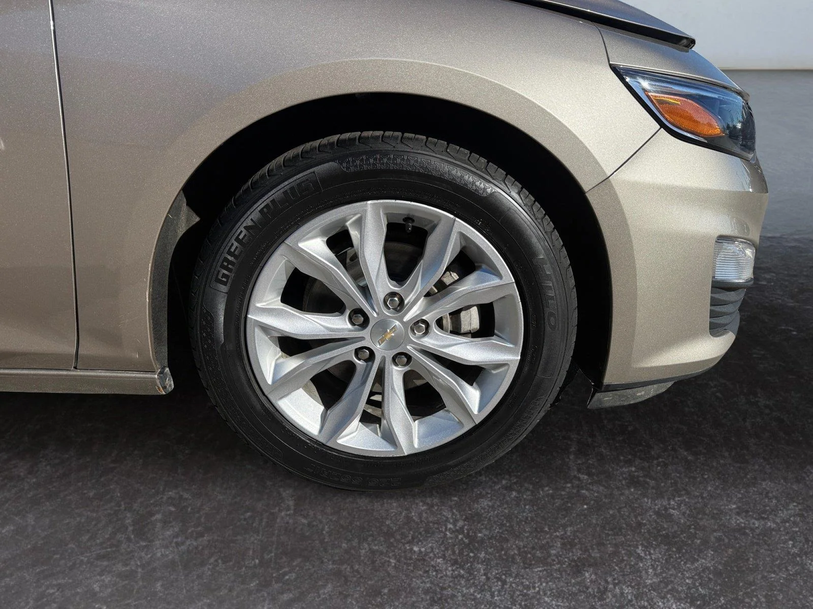 Used 2023 Gray Chevrolet 1LT image 27