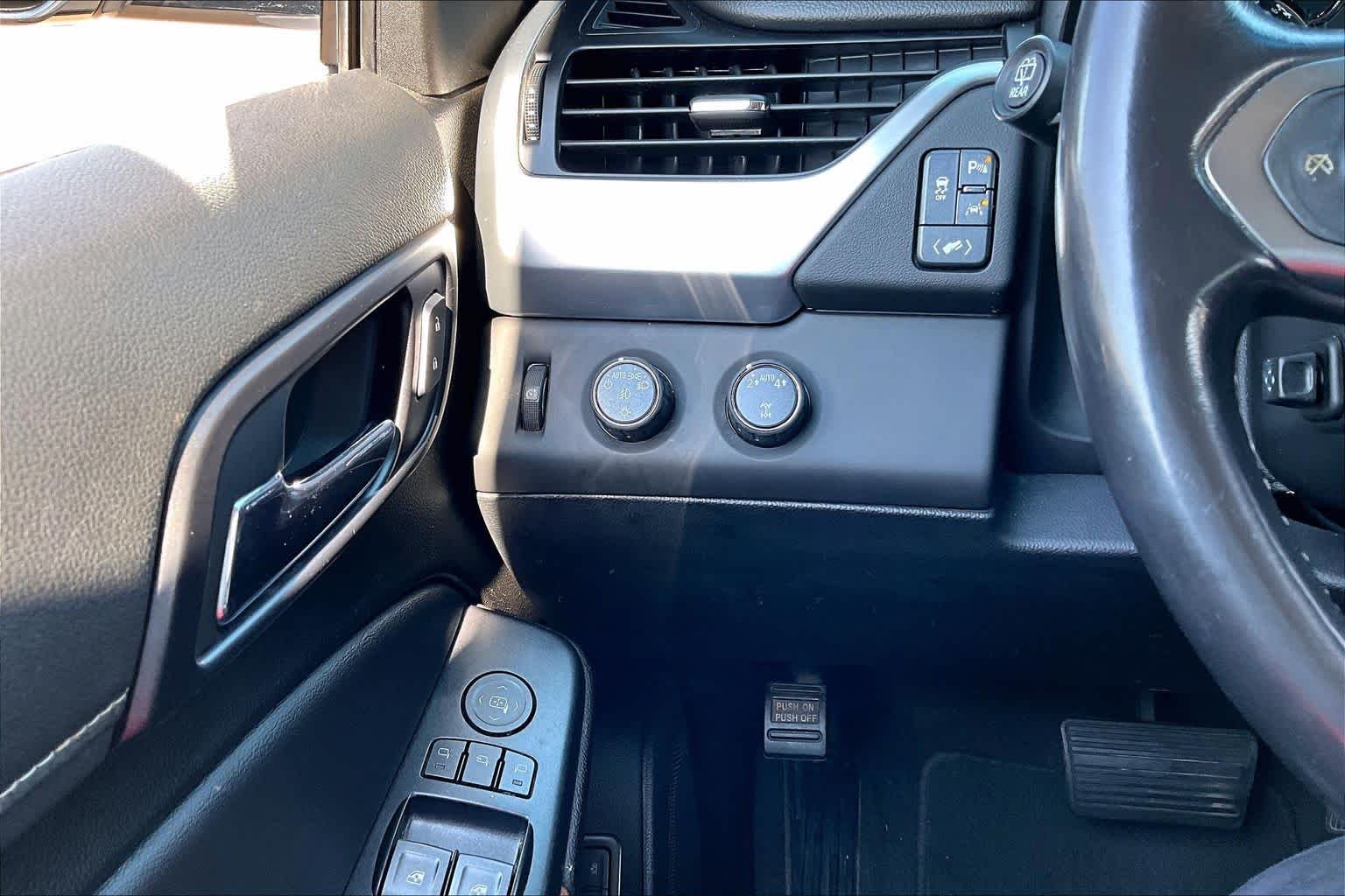 Used 2020 Summit White Chevrolet Premier image 33