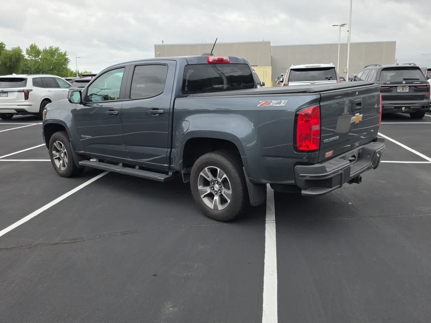 Used 2015 CYBER GRAY METALLIC Chevrolet 4WD Z71 image 4