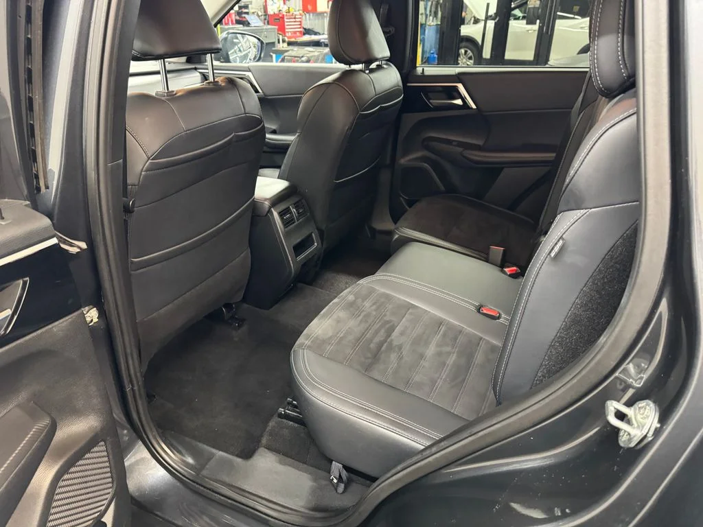 Used 2024 Gray Mitsubishi SE image 16