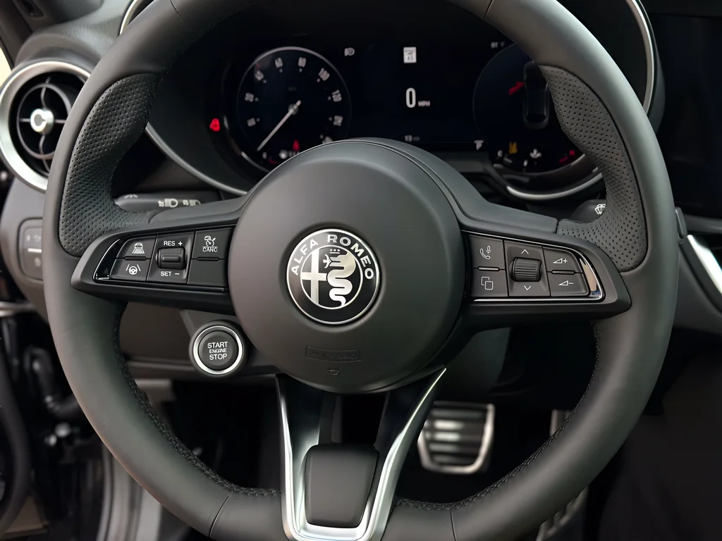 2026 Alfa Romeo Giulia Base - Photo 21