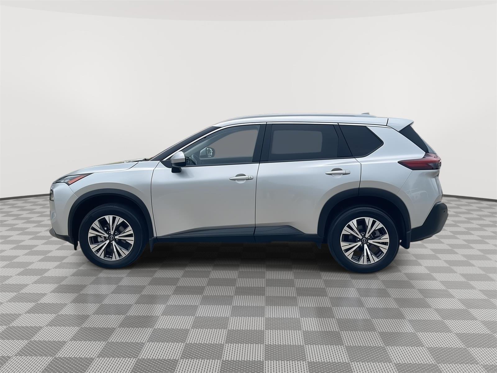 Used 2023 Brilliant Silver Metallic Nissan SV image 8
