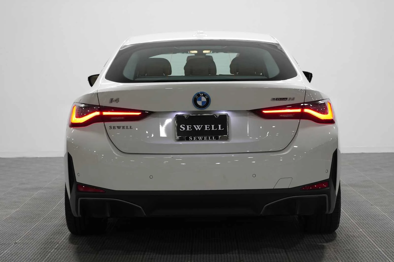 Certified Used 2023 Alpine White BMW eDrive35 image 5