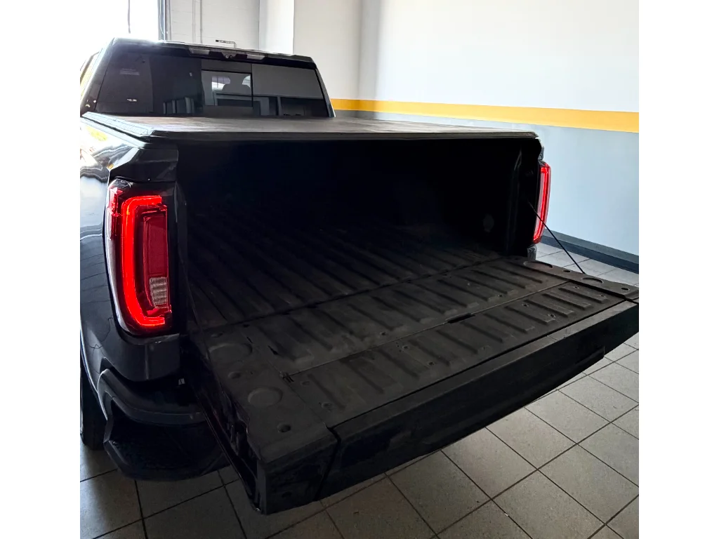 Used 2021 Dark Sky Metallic GMC AT4 image 17