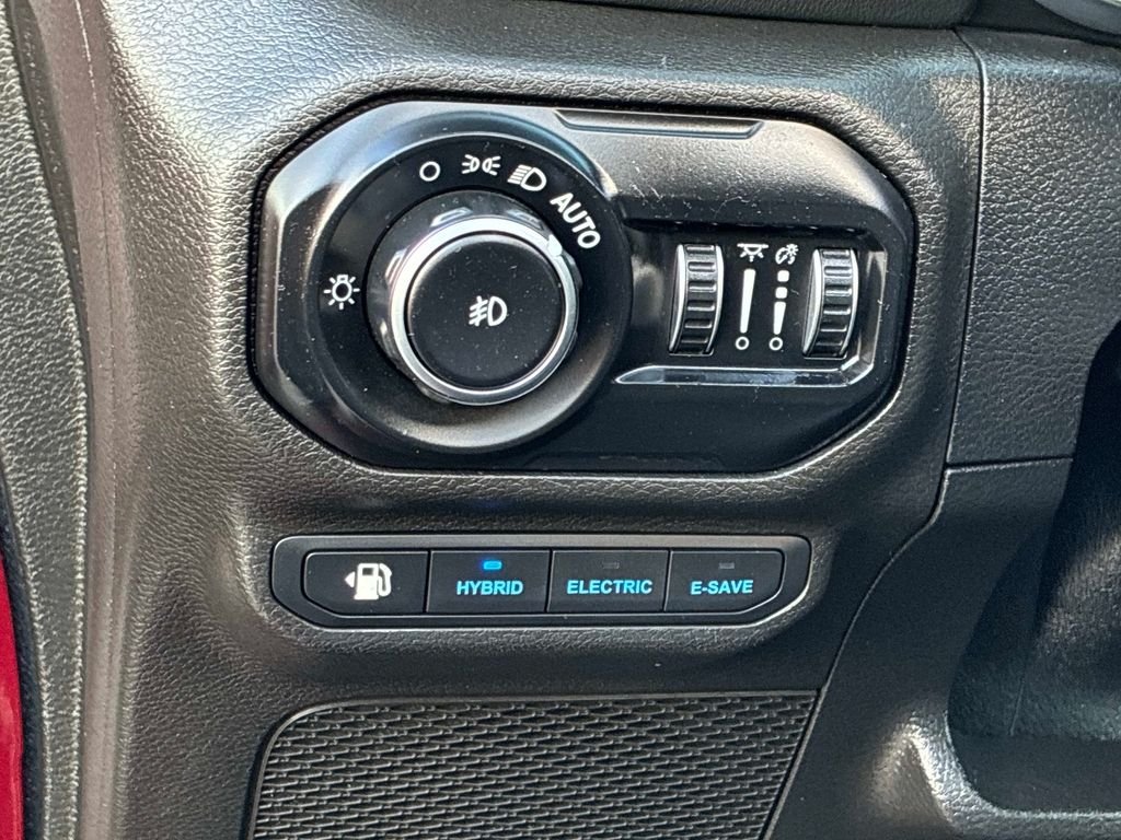 Used 2021  Jeep Unlimited Sahara 4xe image 26