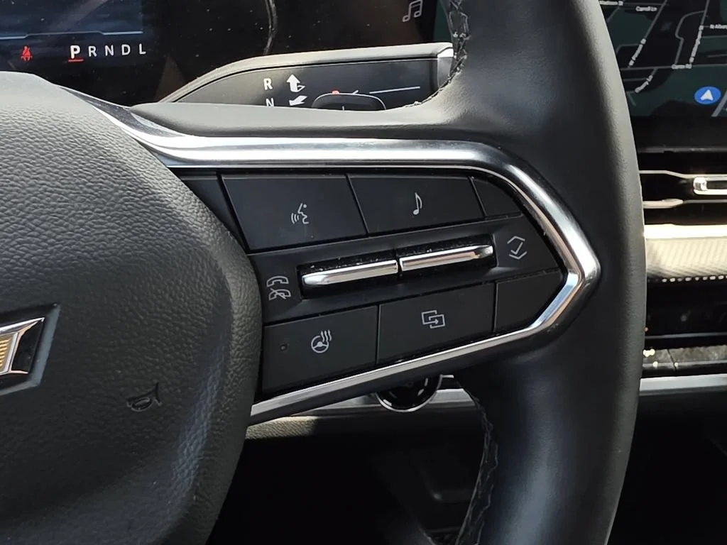 Used 2026 Summit White Chevrolet LT image 28