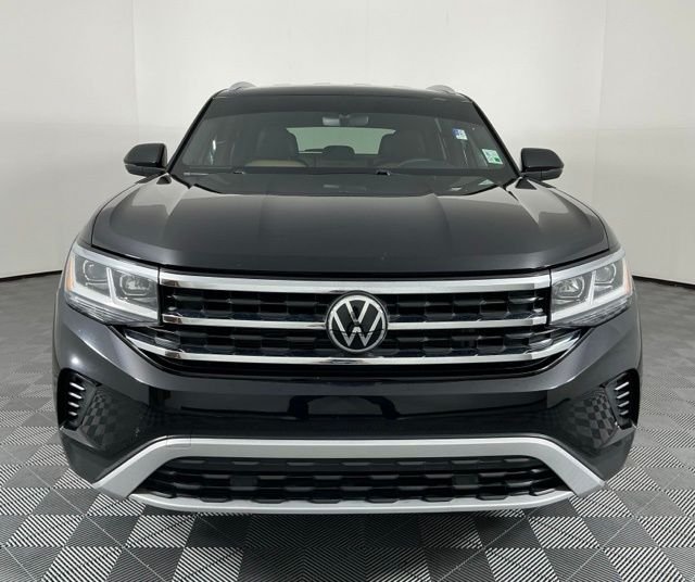 Used 2022 Black Volkswagen 2.0T SE image 3