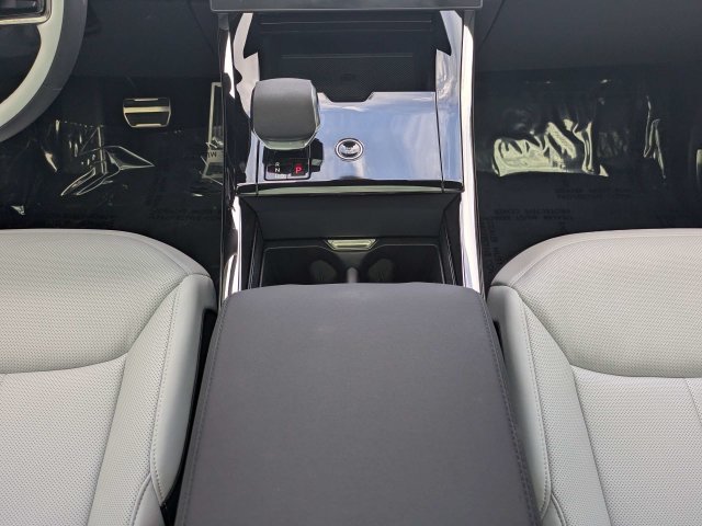 Used 2024 Gray Land Rover Dynamic SE image 19