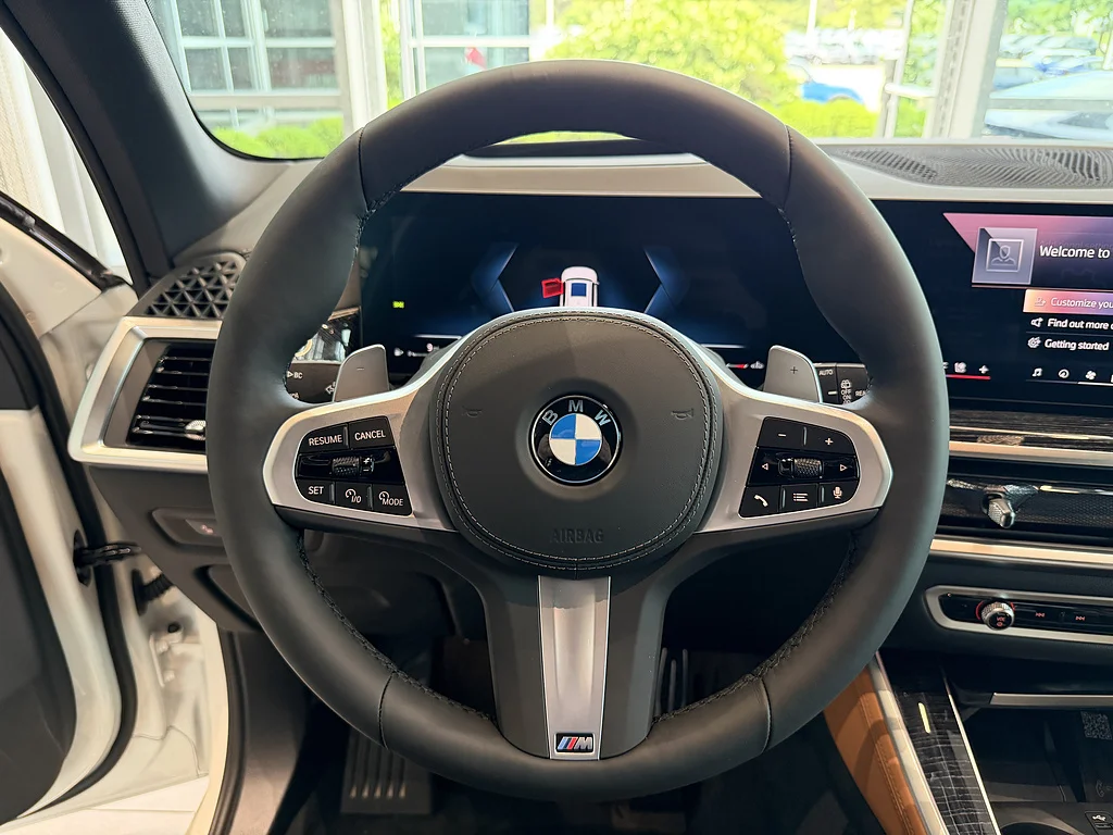 New 2026 Alpine White BMW xDrive40i image 9
