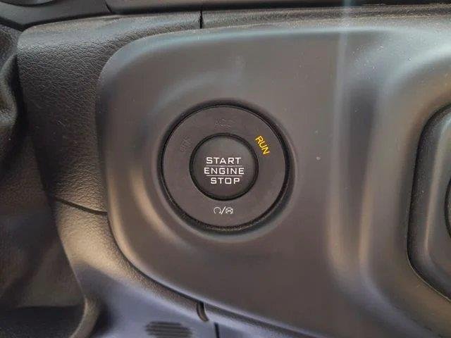 Used 2018  JEEP  image 19
