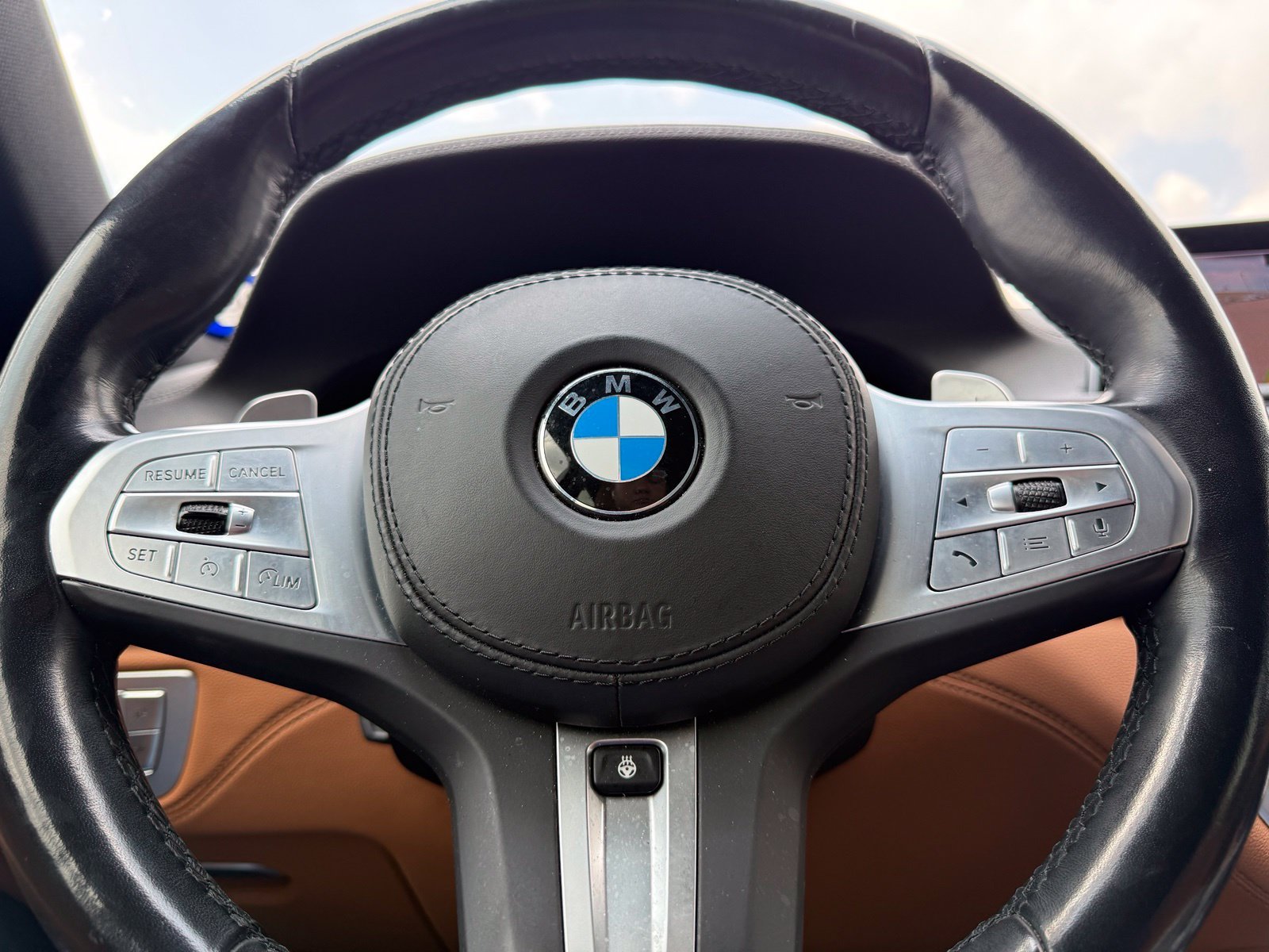 Used 2022 White BMW 740i image 9