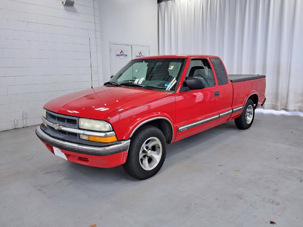 Used 2002 Chevrolet S-10 LS with VIN 1GCCS195028248068 for sale in Hampton, VA