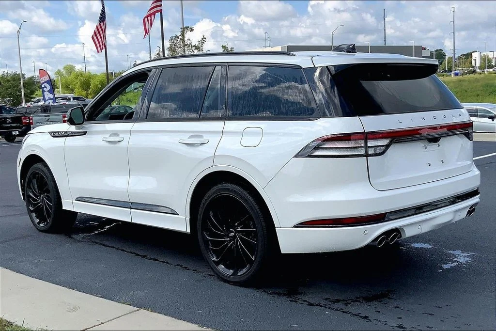 Used 2025 Lincoln Aviator Reserve with VIN 5LM5J7XC3SGL19648 for sale in Kansas City