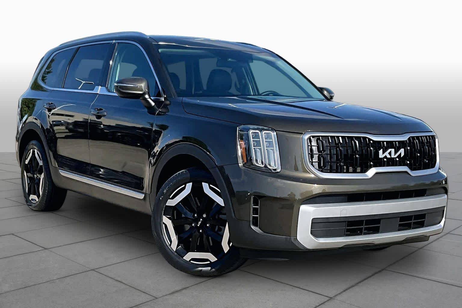 Used 2023 Dark Moss Kia EX image 3