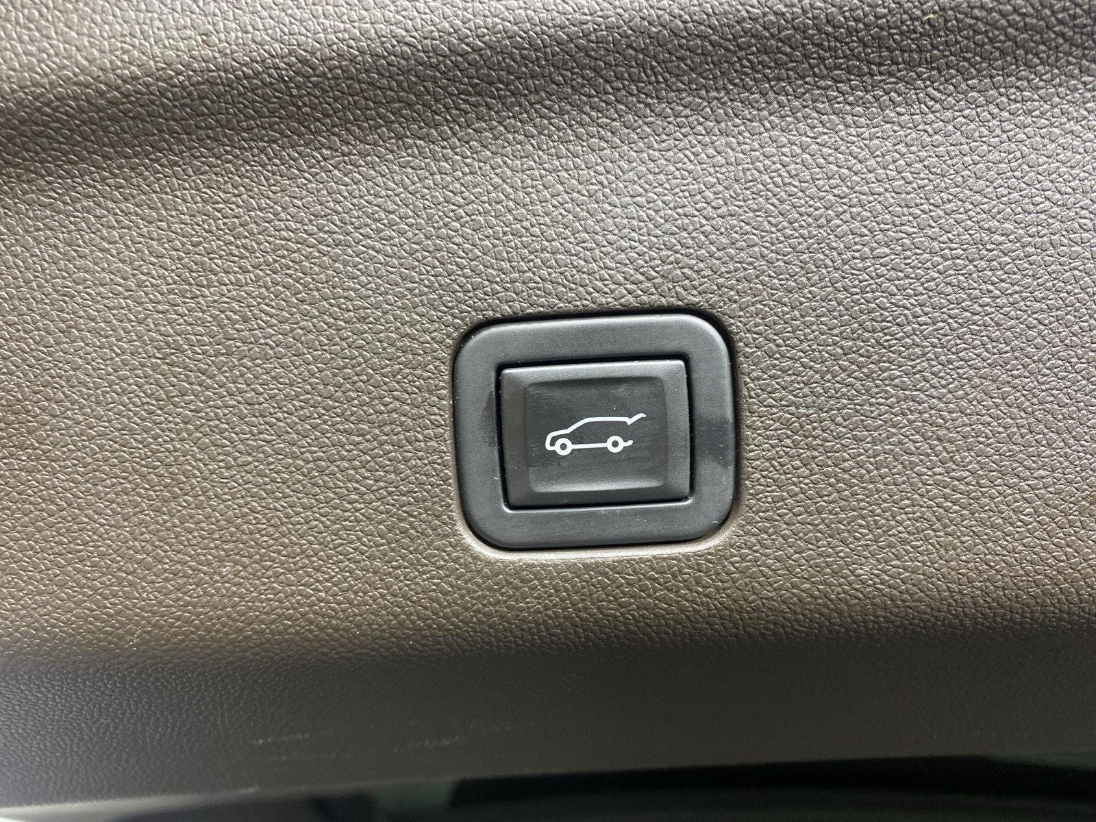 Used 2023 Summit White Chevrolet Z71 image 30