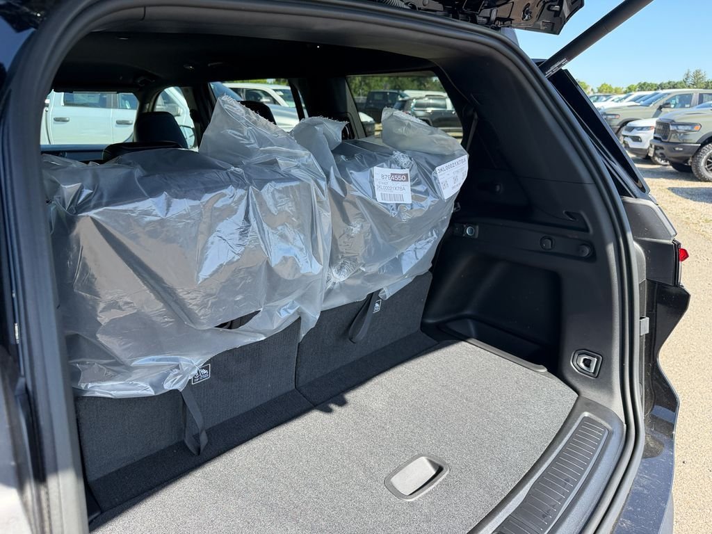 New 2026 Diamond Black Crystal Pearlcoat Jeep Altitude image 25