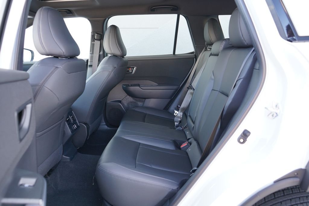 New 2026 CRYSTAL WHITE PEARL Subaru Premium image 7