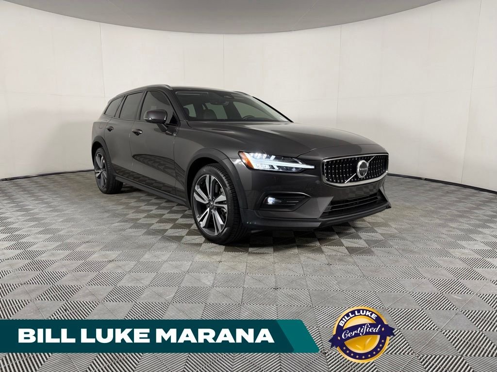 2025 Volvo V60 Cross Country B5 Plus AWD's photo