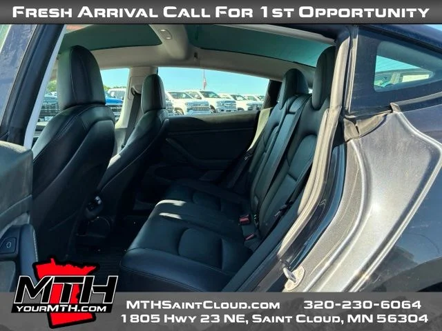 Used 2022  Tesla Long Range image 10