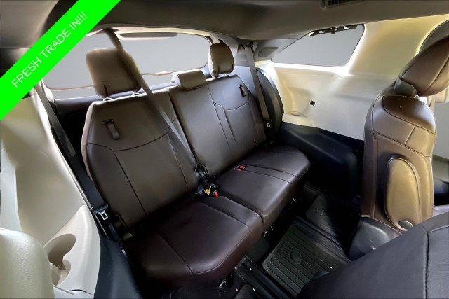 Used 2022 Gray Toyota Platinum image 28
