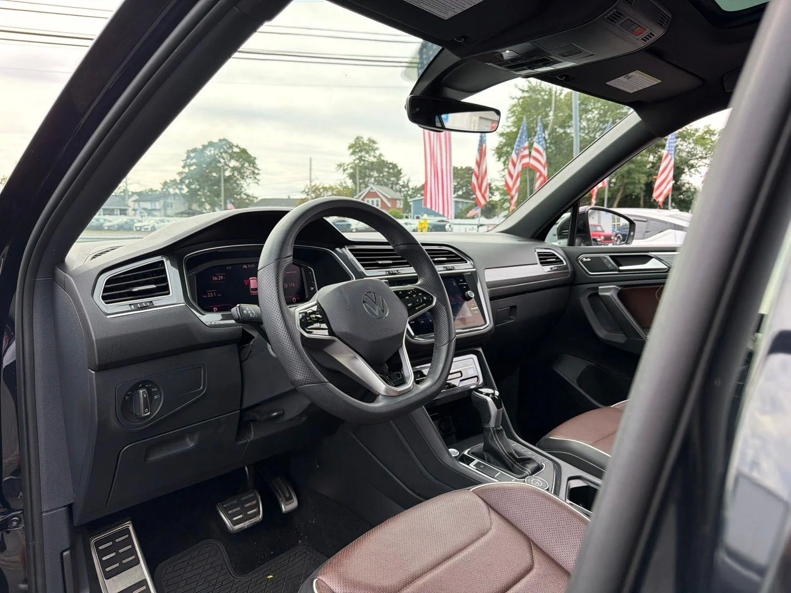 2024 Volkswagen Tiguan SEL R-LINE - Photo 32