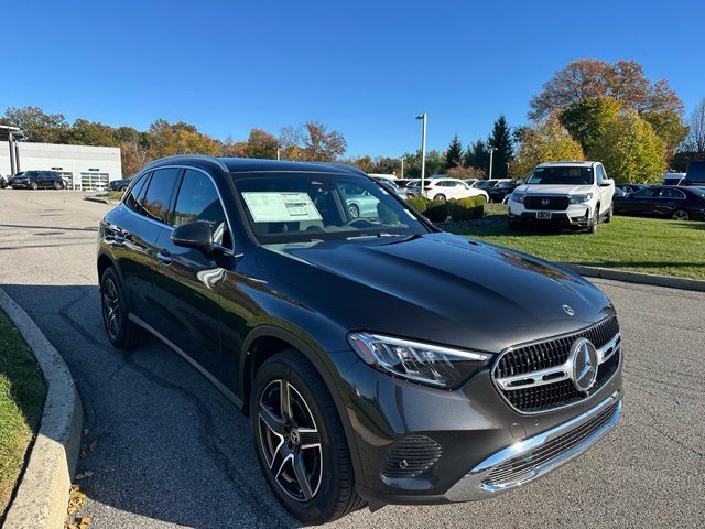 New 2027 Graphite Grey Metallic Mercedes-Benz GLC 300 image 7