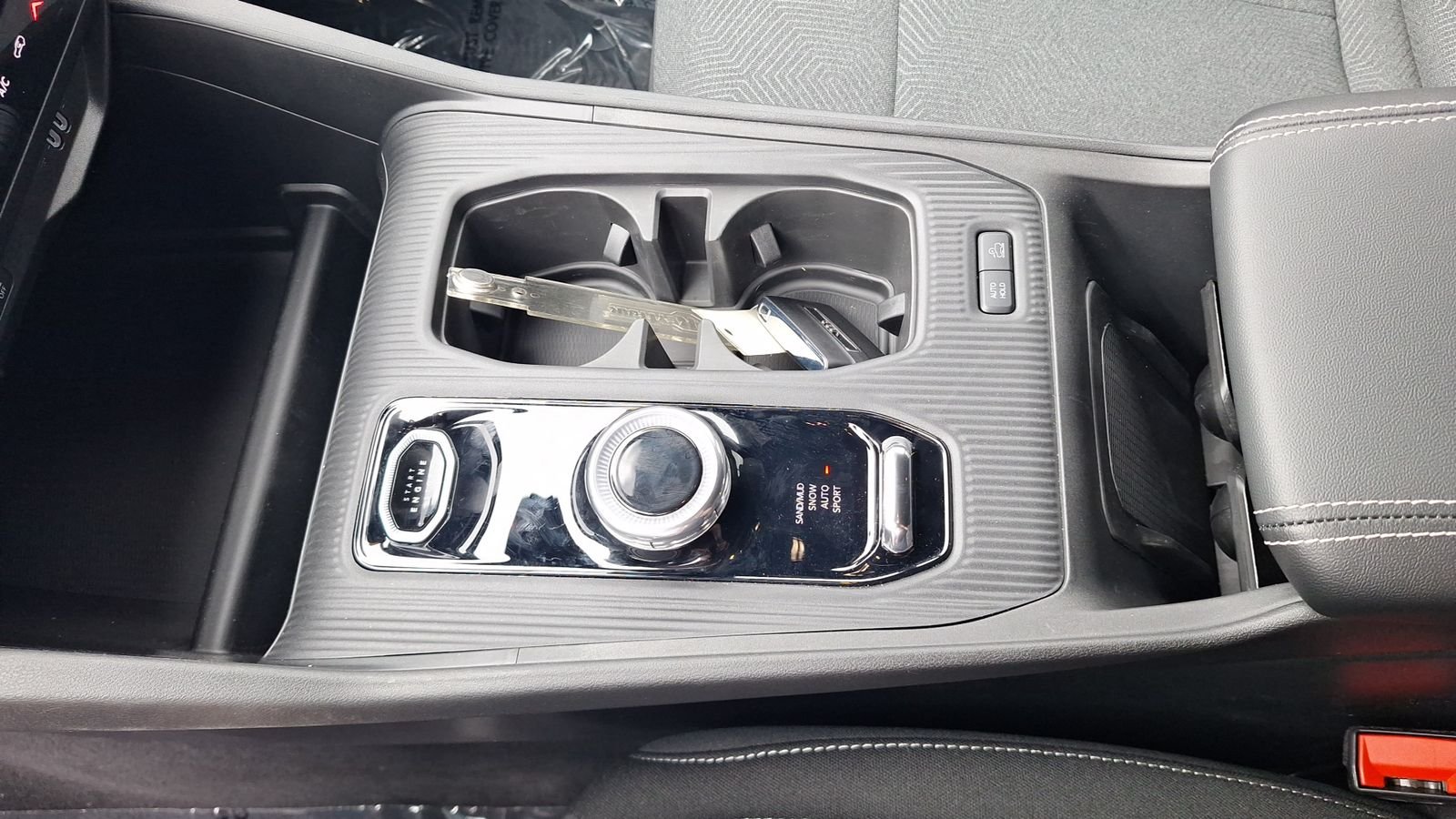 New 2026 Hydro Blue Pearlcoat Jeep Laredo image 24
