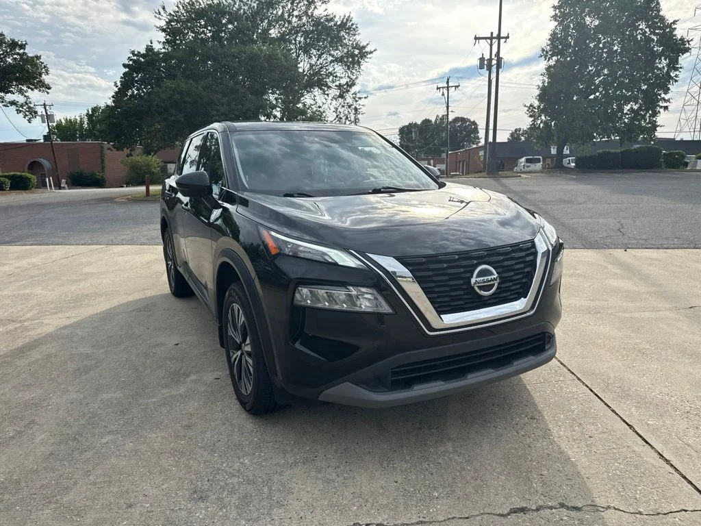 Used 2021 Black Nissan SV image 2