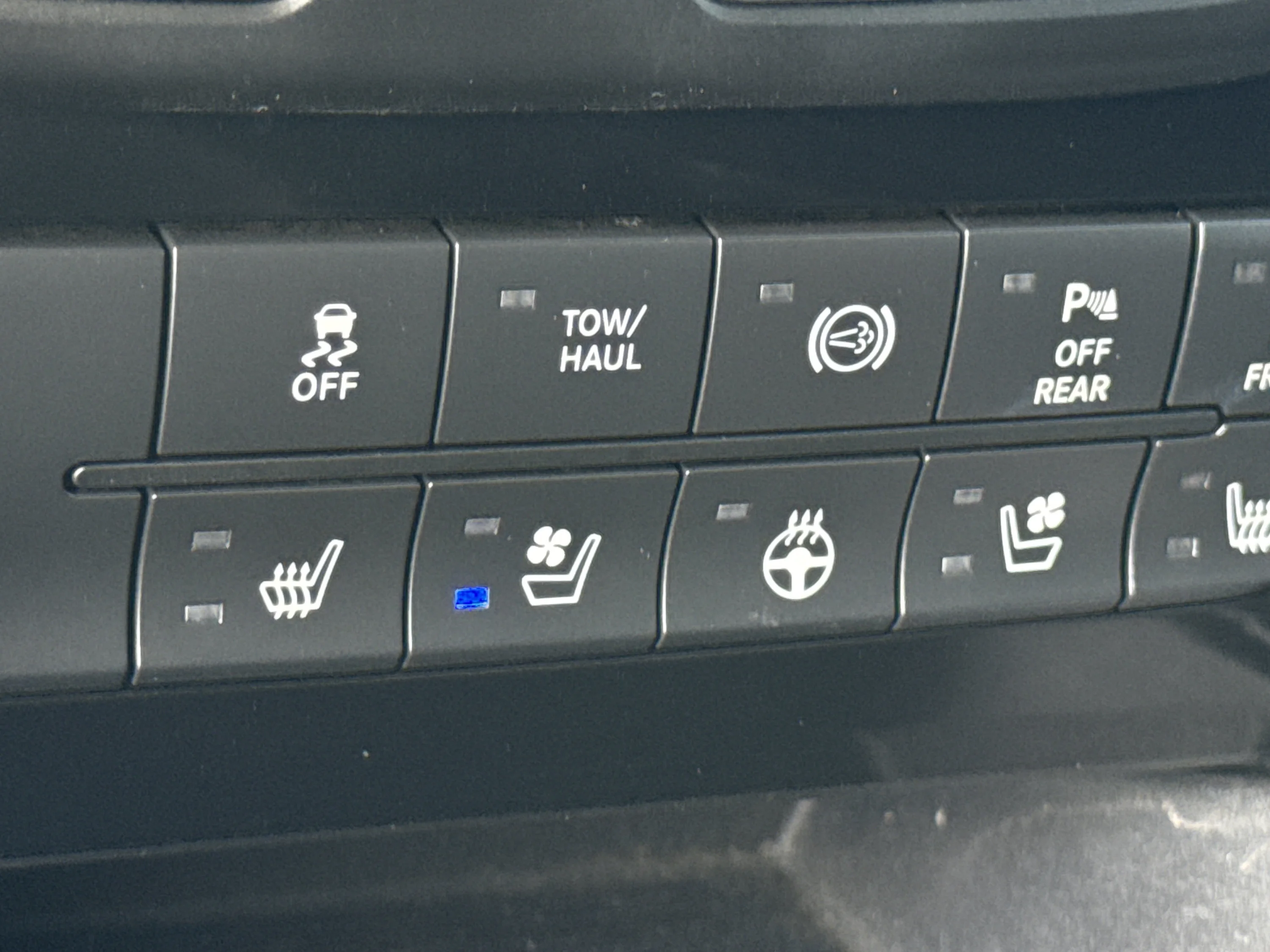 Used 2018 Bright White Clearcoat Ram Laramie image 36