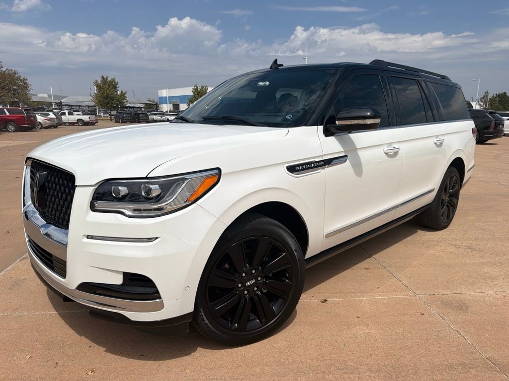 Used 2022 White Lincoln Black Label image 1