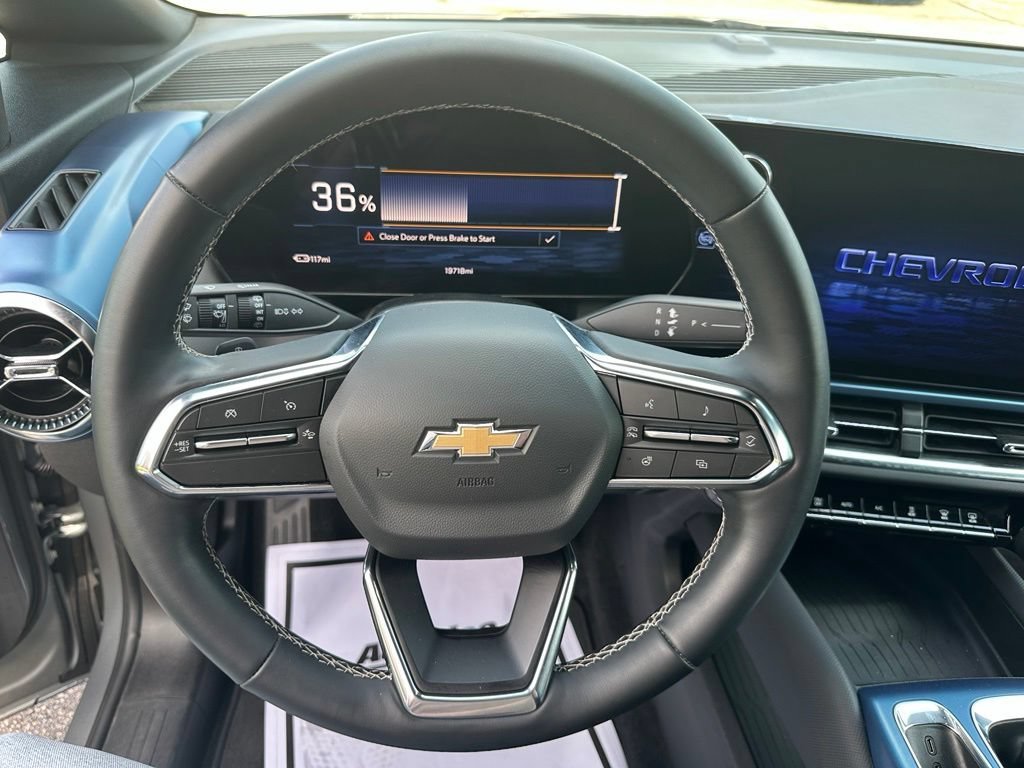 2024 Chevrolet Equinox EV LT - Photo 15