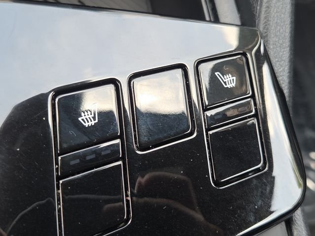 Used 2024 Snow White Pearl Kia X-Line image 14