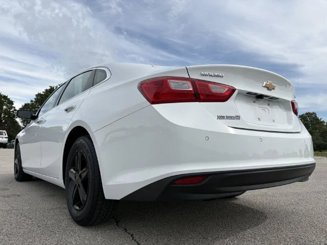 Used 2024 White Chevrolet LT image 21