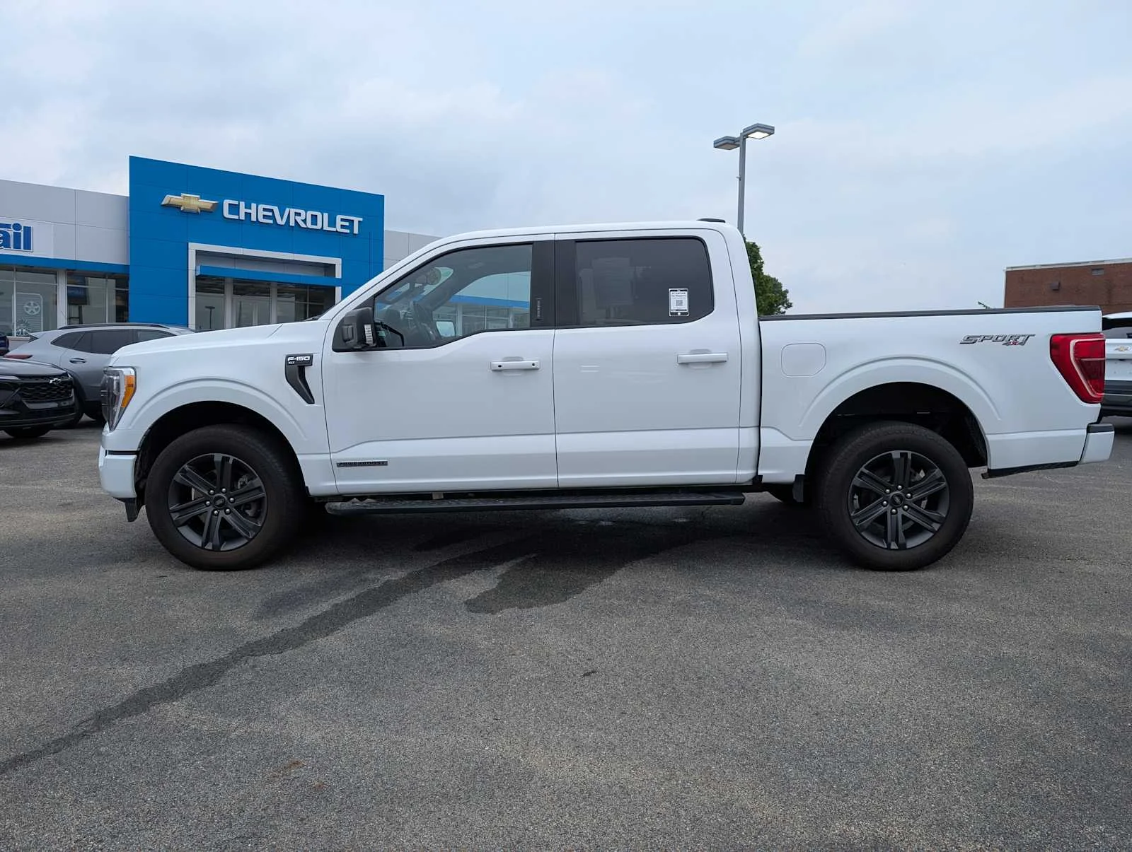 Used 2023 Oxford White Ford XLT image 13