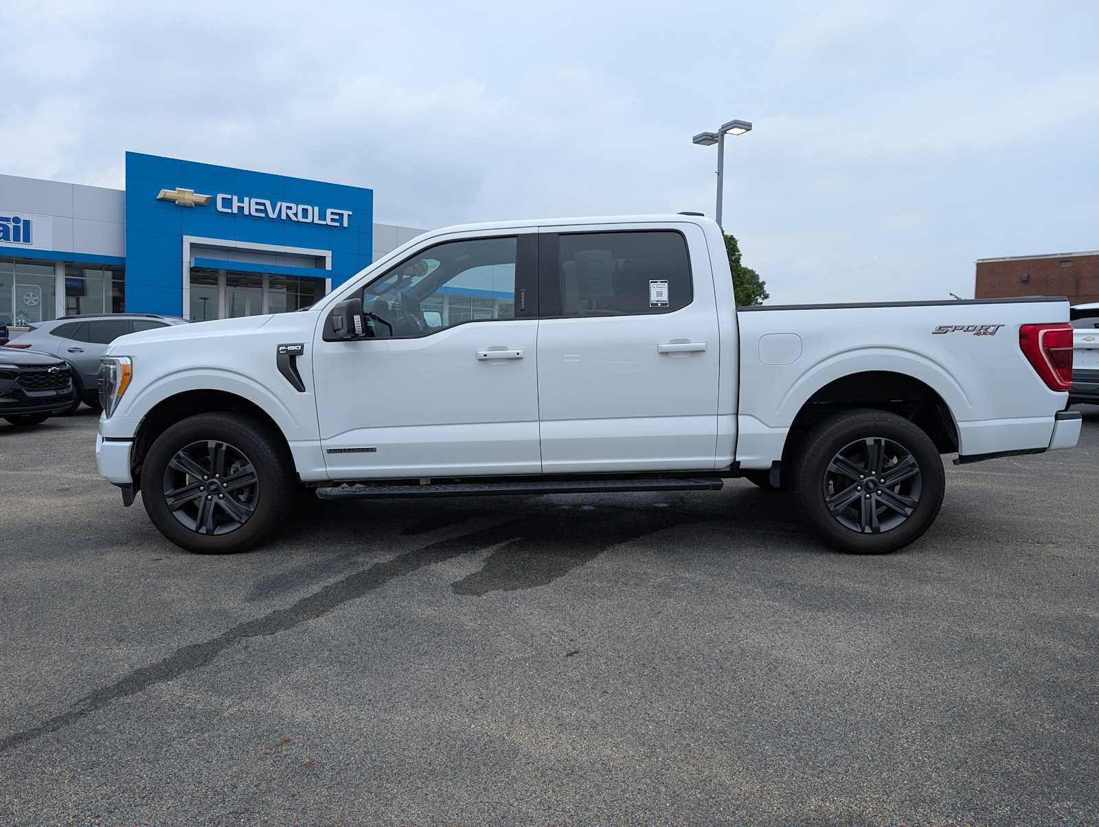 Used 2023 Oxford White Ford XLT image 13