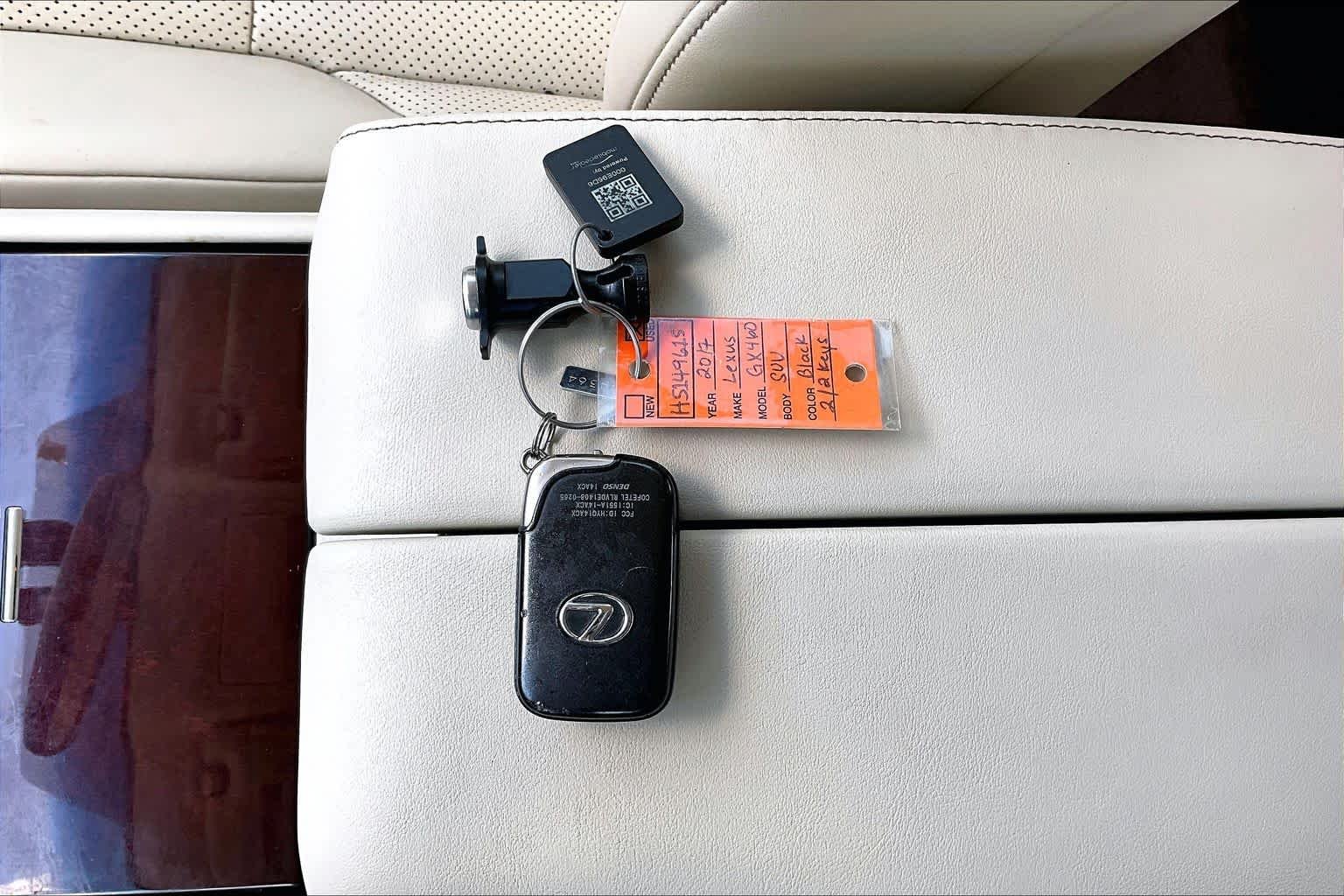 Used 2017 Black Onyx Lexus Luxury image 14