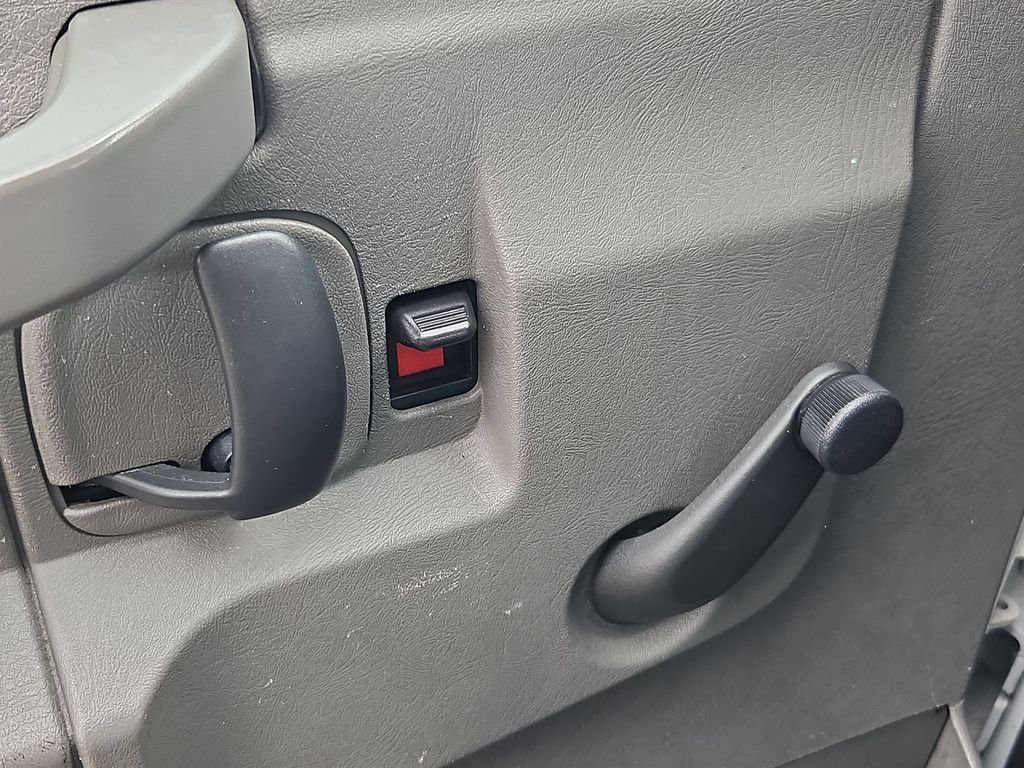 Used 2016 Summit White Chevrolet Work Van image 11