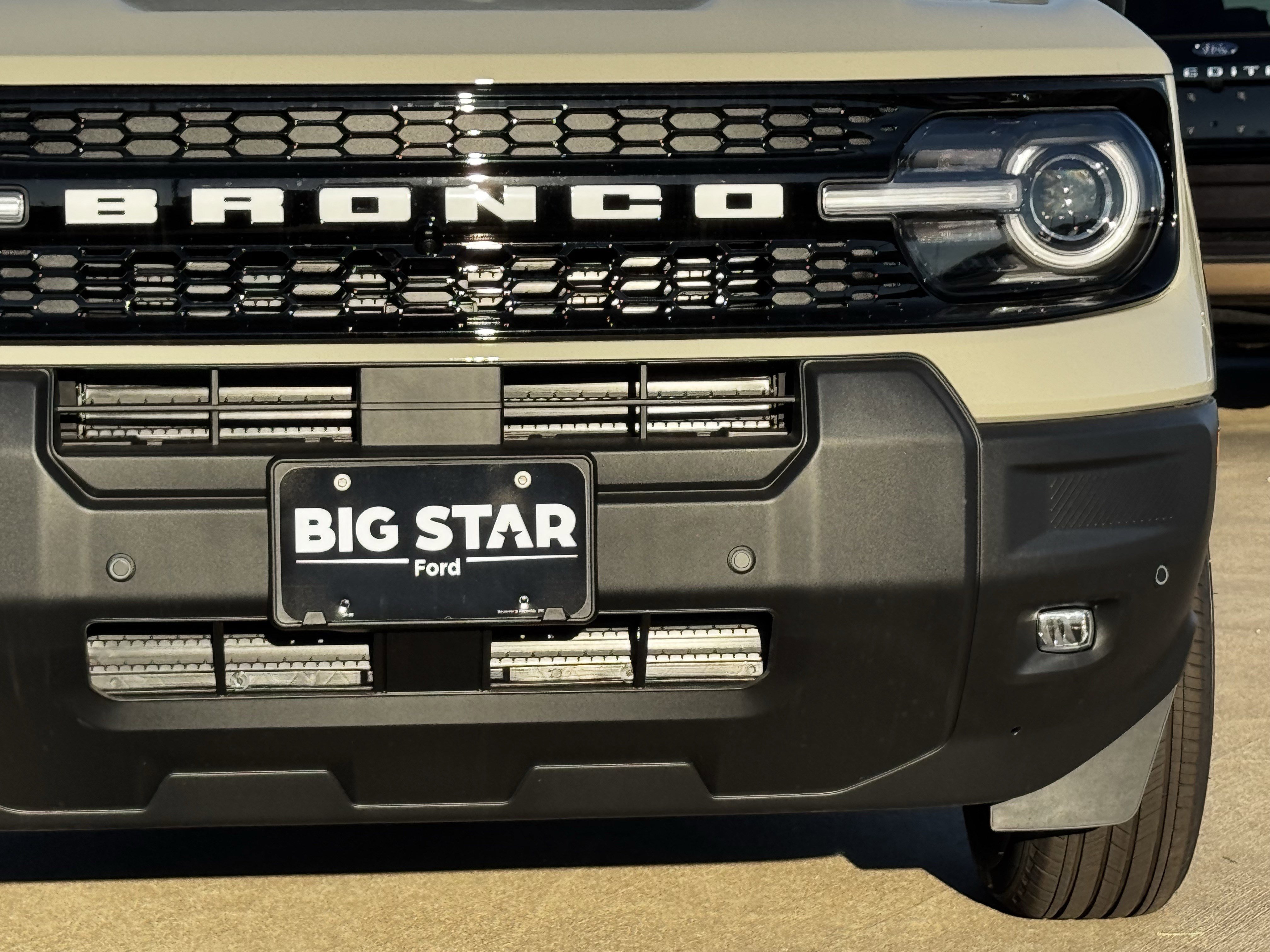 New 2025 Desert Sand Ford Outer Banks image 5