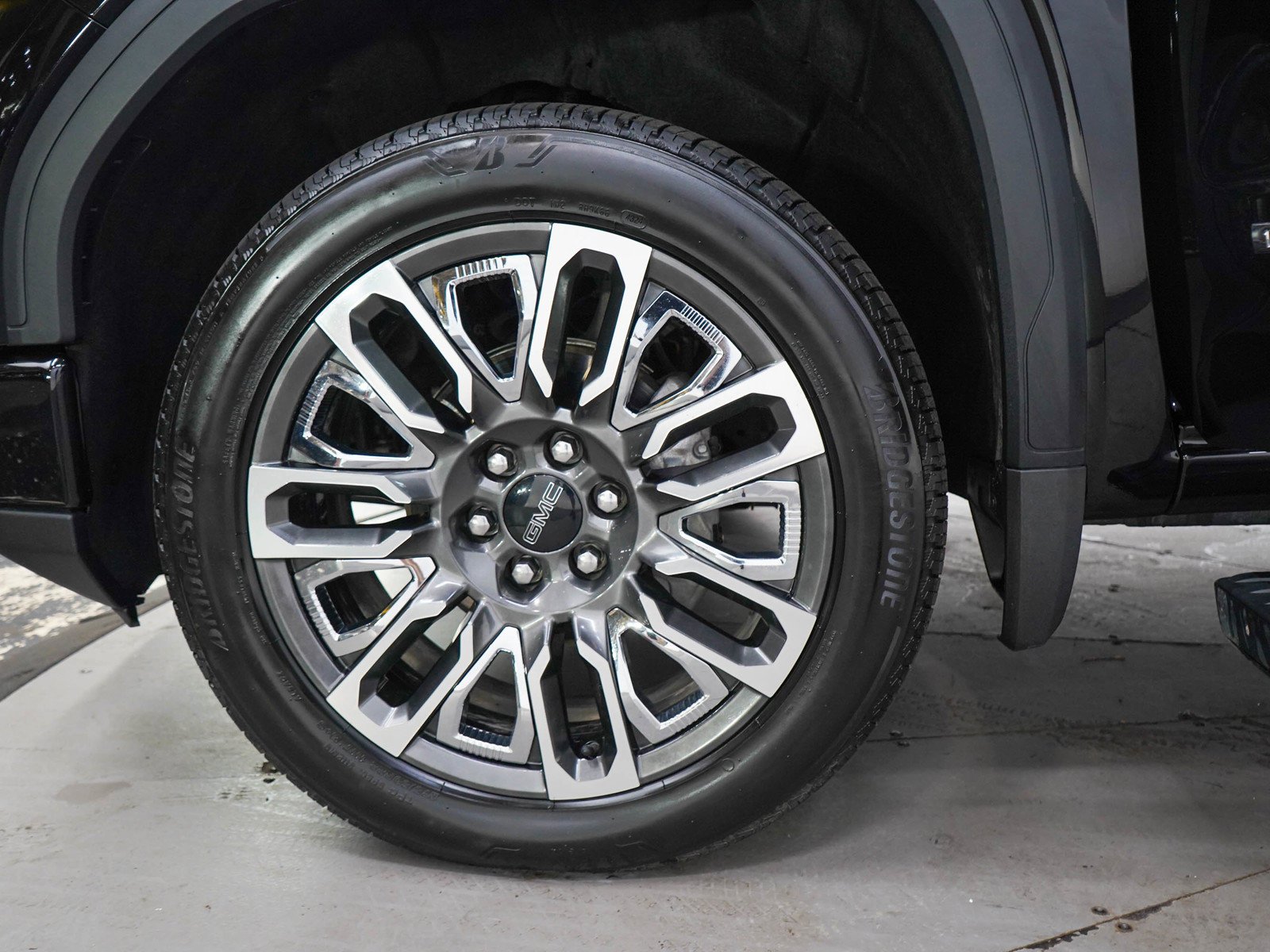 Used 2025 Black GMC Denali Ultimate image 32
