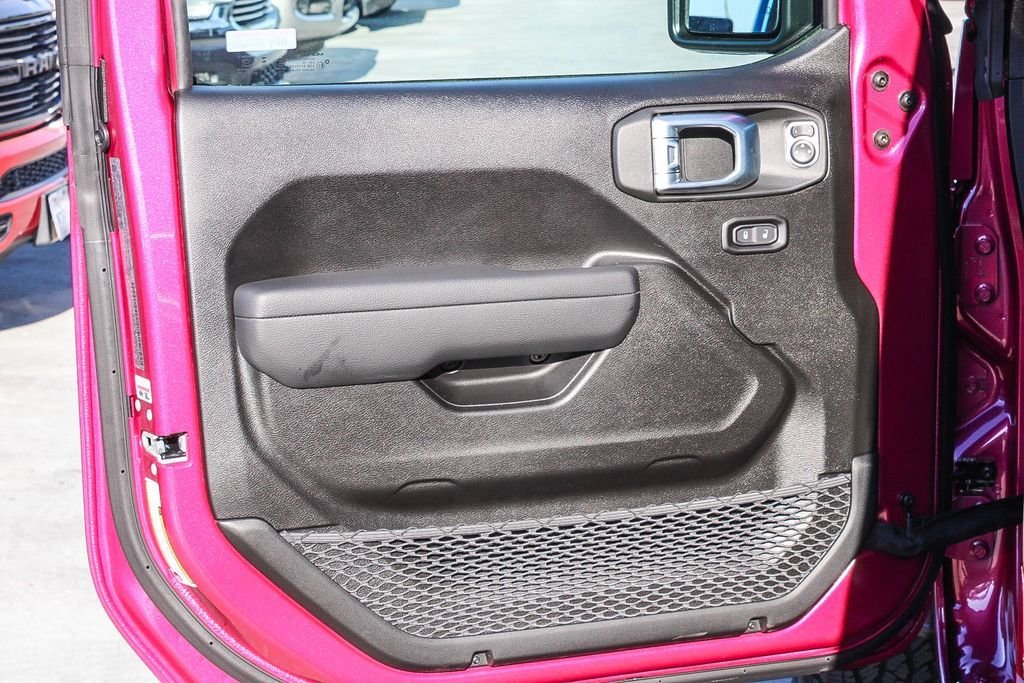 New 2026 Tuscadero Pearlcoat Jeep Sport S image 22