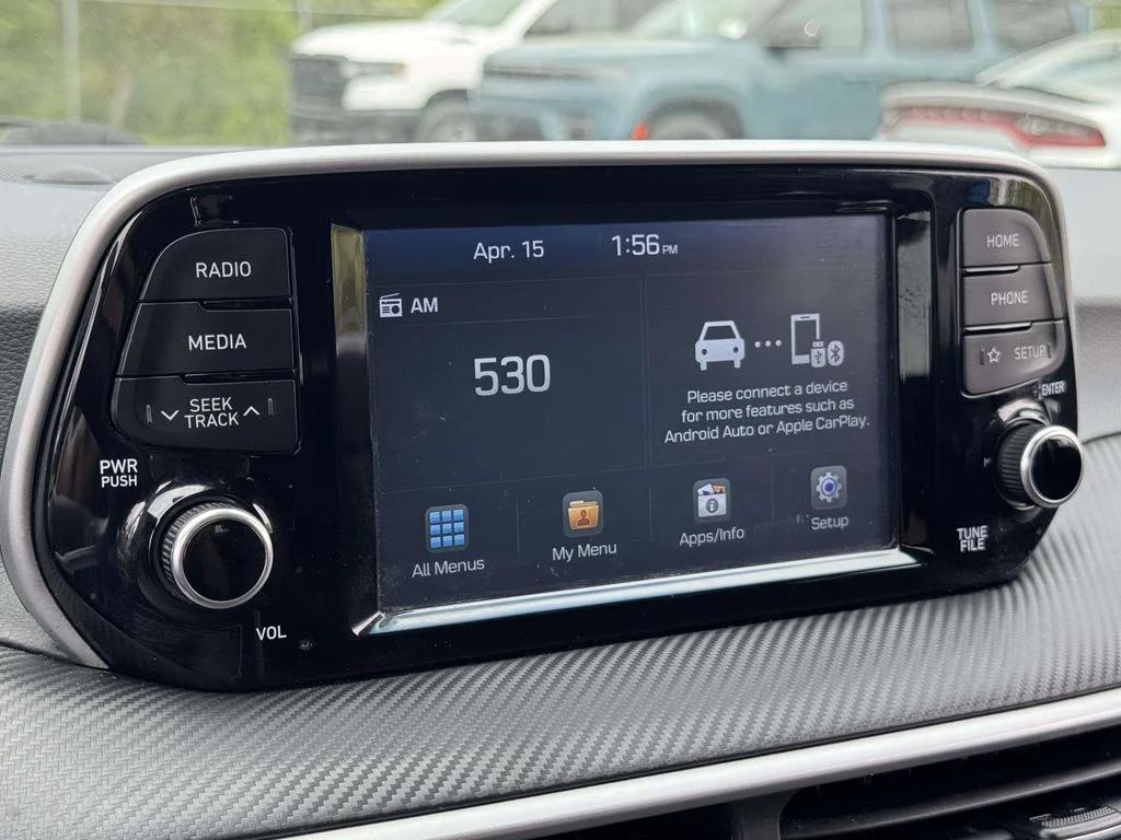 Used 2019 Blue Hyundai SE image 3
