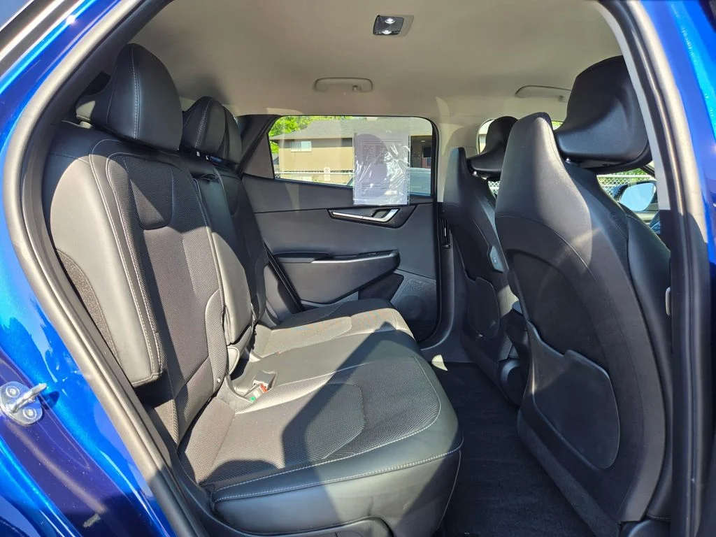 Used 2023 Yacht Blue Kia Wind image 12