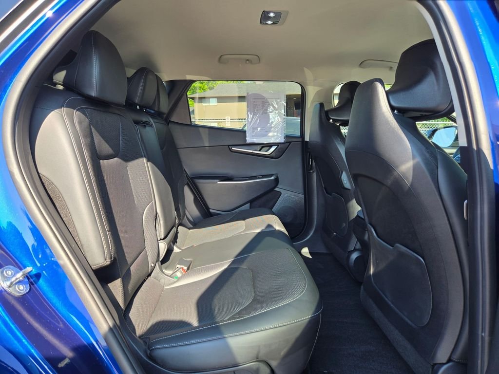 Used 2023 Blue Kia Wind image 12