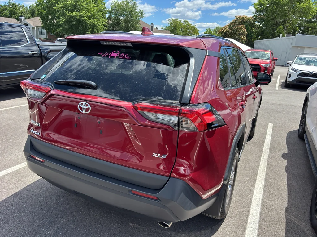Used 2024 Ruby Flare Pearl Toyota XLE image 7