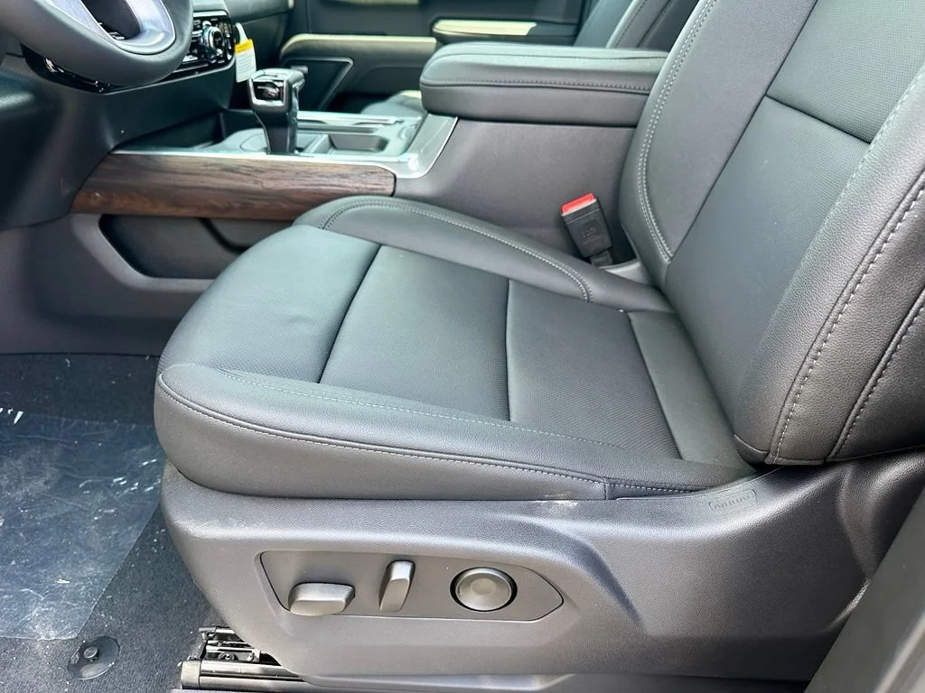 2026 GMC Sierra 1500 SLT - Photo 18