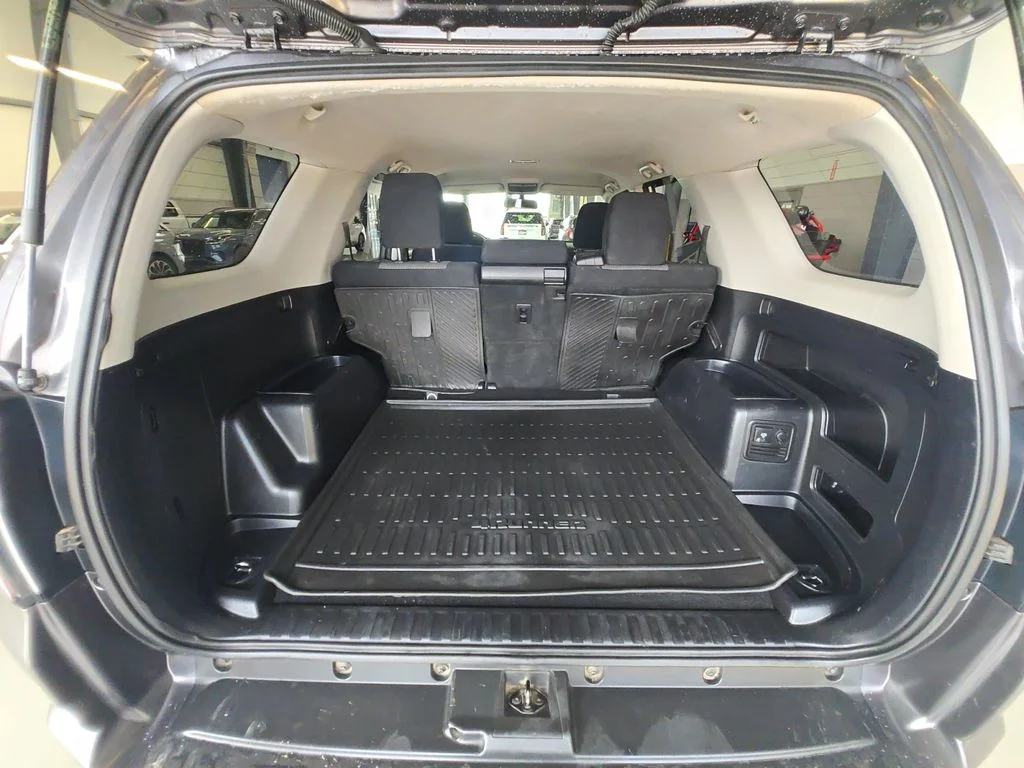 Used 2018 Gray Toyota SR5 image 23
