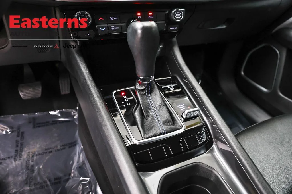 Certified Used 2022 Black Jeep Latitude image 13
