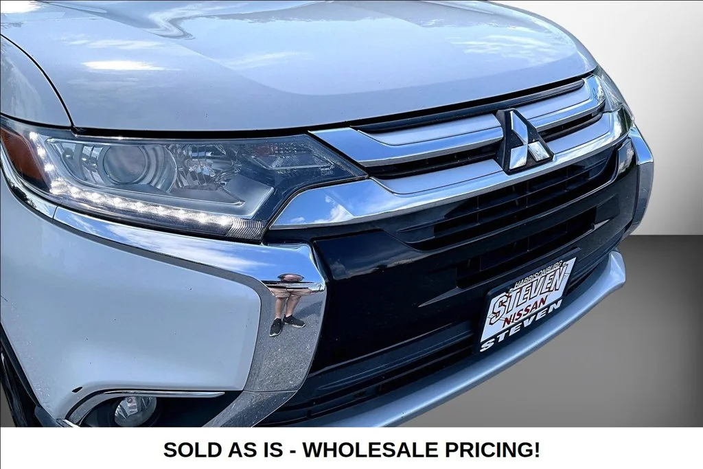 Used 2017  Mitsubishi  image 35