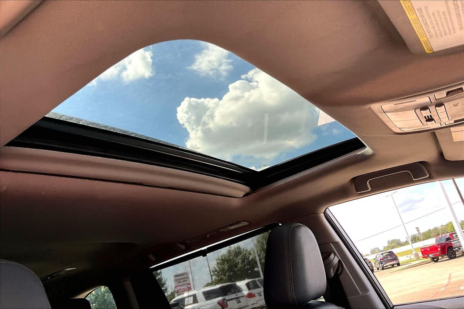 Used 2015 Predawn Gray Mica Toyota XLE image 14