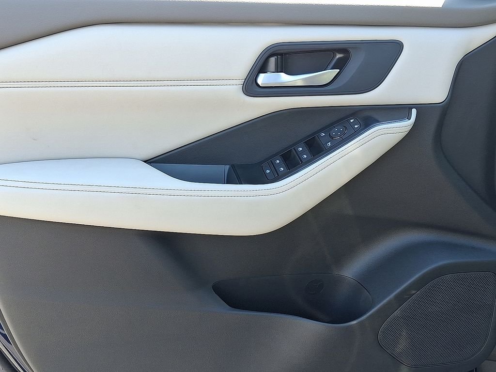 2026 Nissan Rogue — photo 8